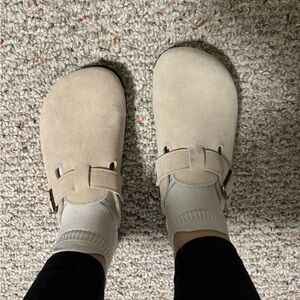 Knock off clogg slides